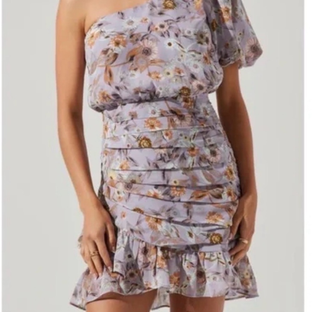 ASTR One-Shoulder Tulip Floral PrintRuffle Mini Dress